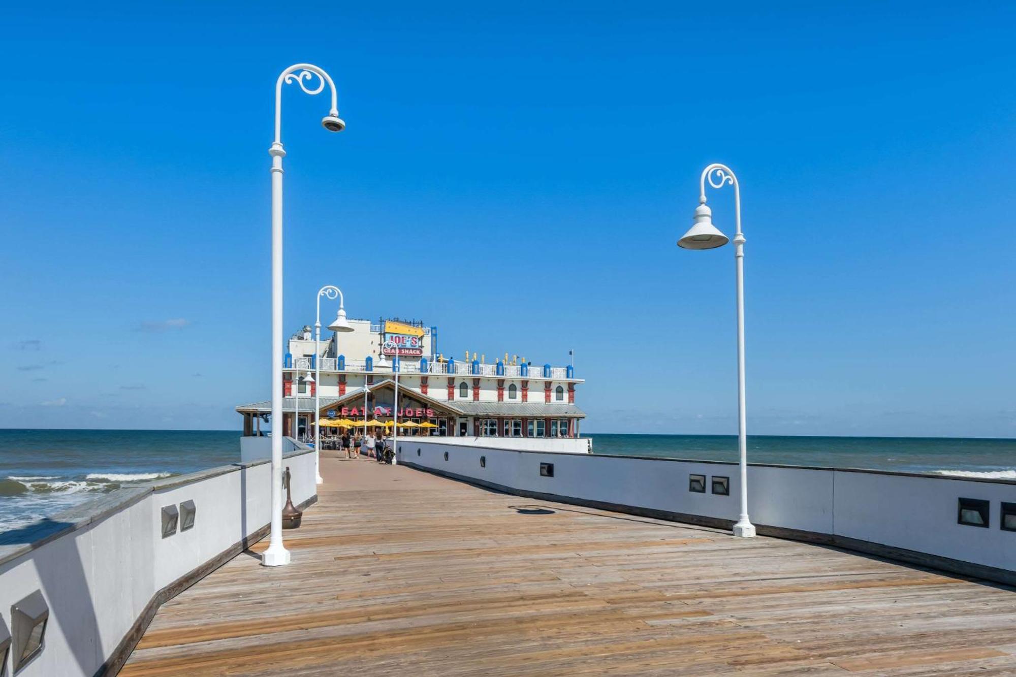 Comfort Inn & Suites Daytona Beach Oceanfront Exterior foto