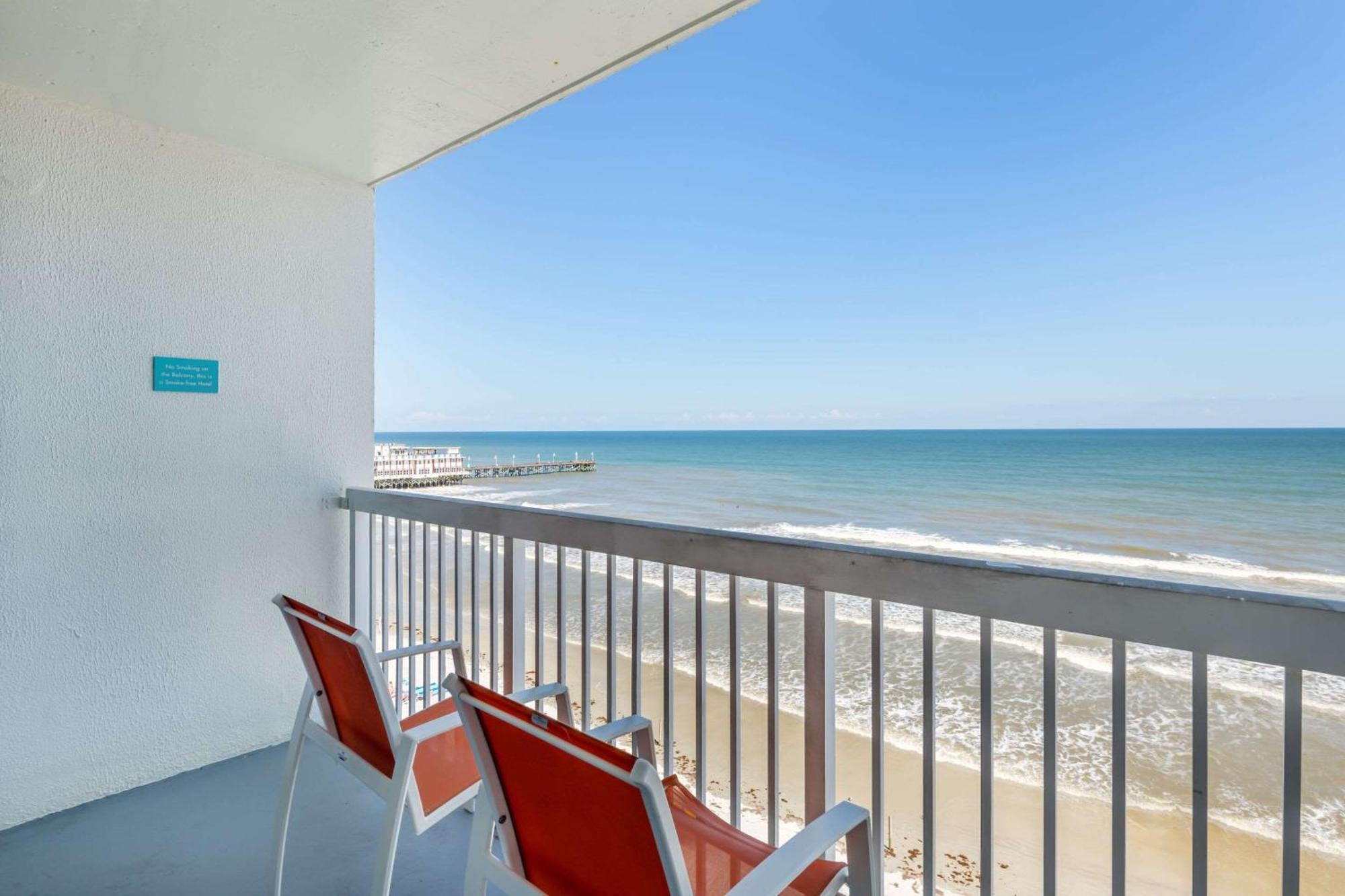 Comfort Inn & Suites Daytona Beach Oceanfront Exterior foto